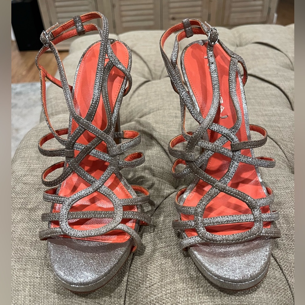 VIA SPIGA- Leather- Metallic Heels- Size 7- NEW